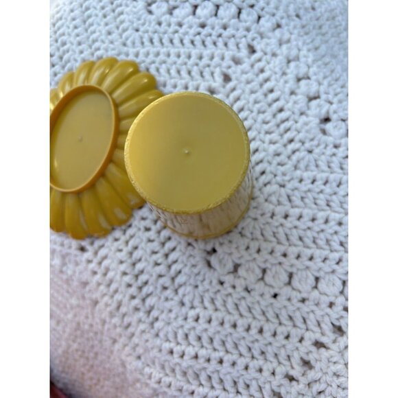 Vintage Harvest Gold Hard Plastic Soap Dish & Cup Yellow Retro MCM - Picture 5 of 5